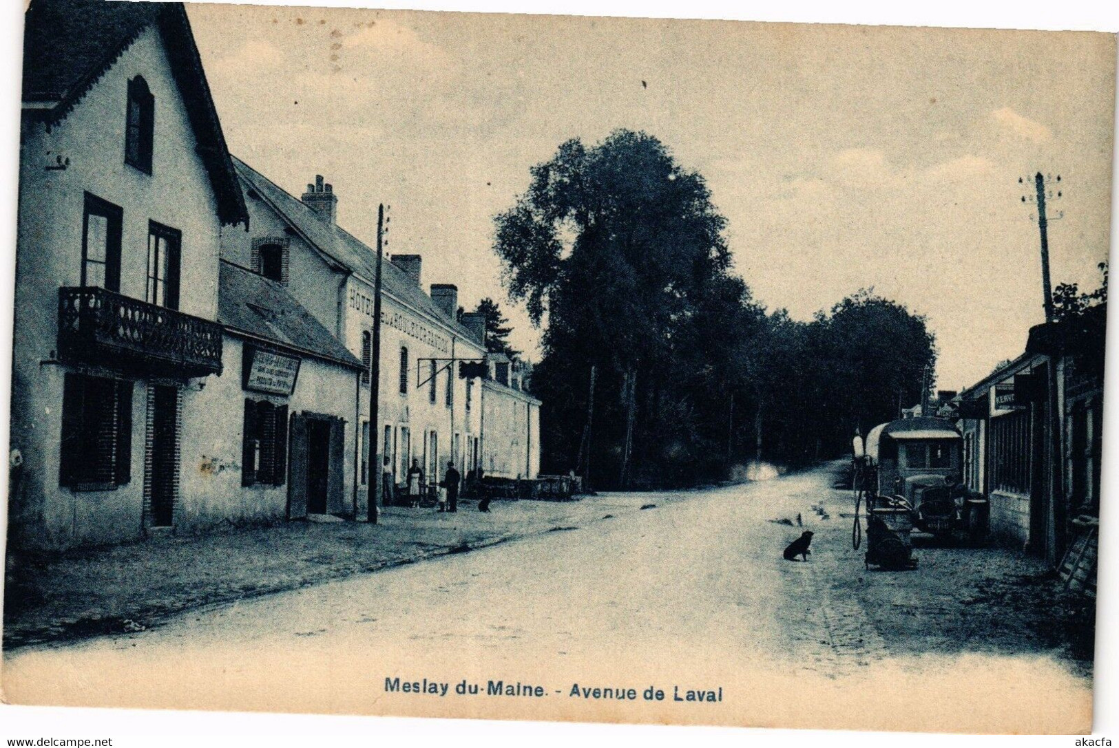 CPA Meslay du Maine-Avenue de Laval (186486)