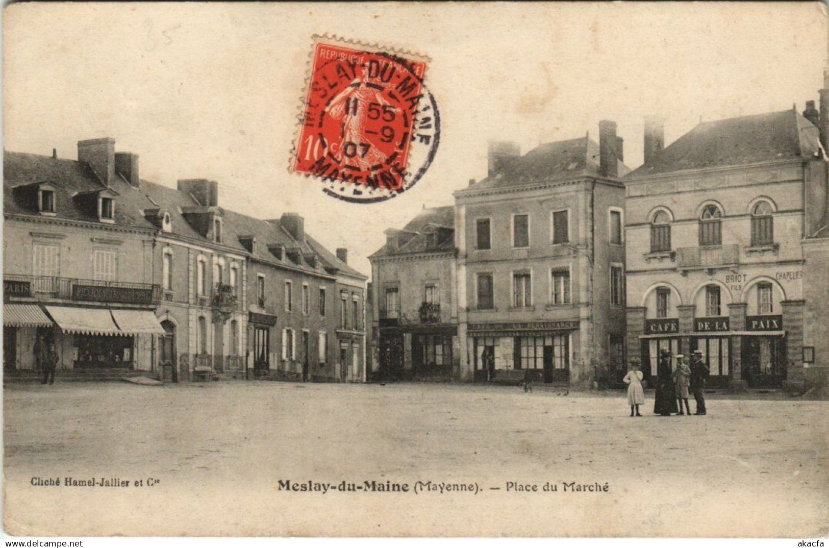 CPA MESLAY-du-MAINE Place du Marche (123271)