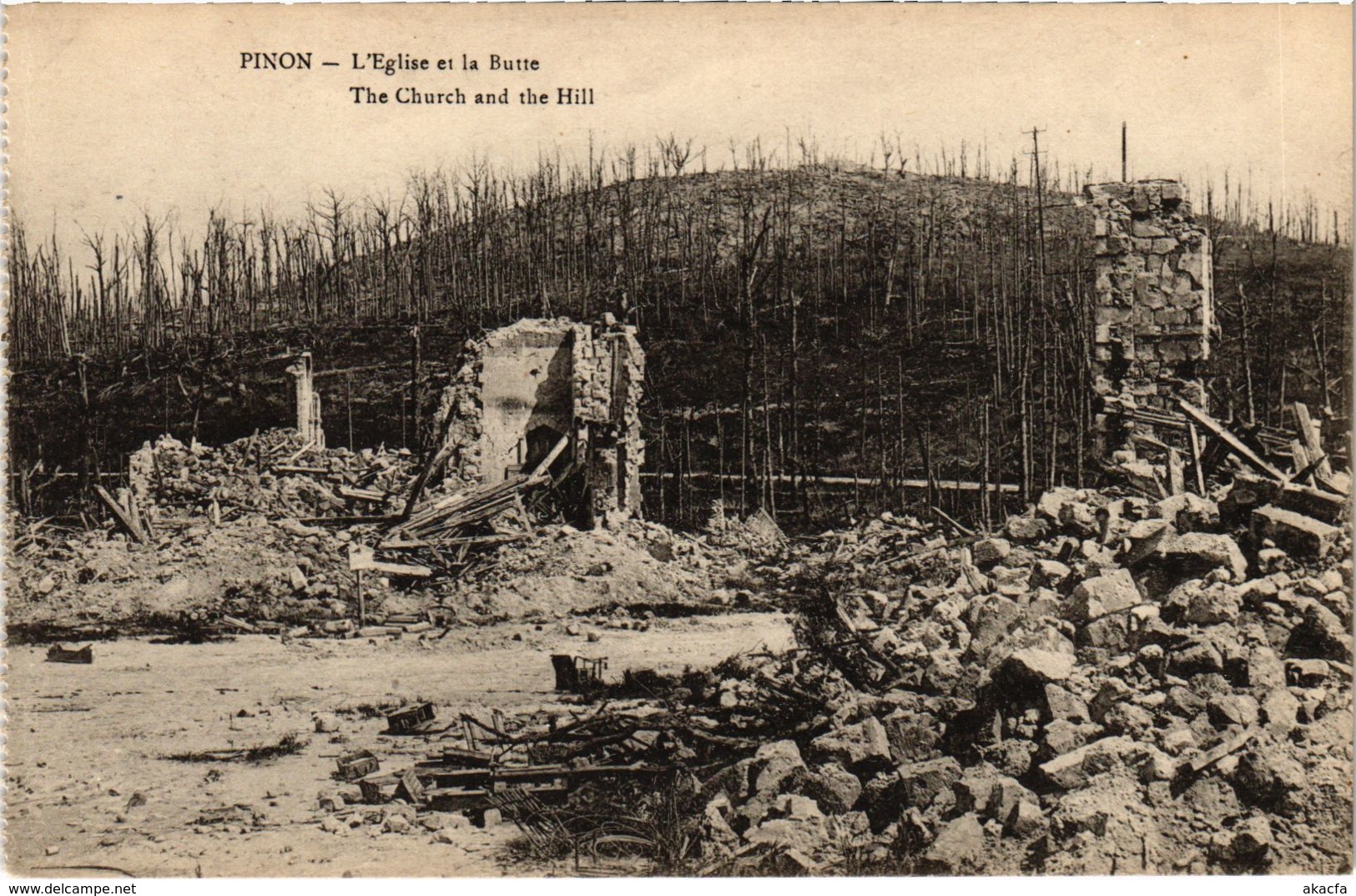 CPA Militaire PINON - L'Église et la Butte (91645)