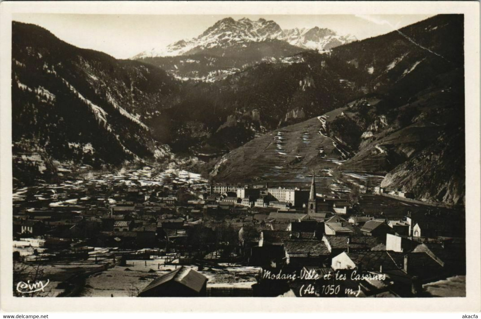 CPA MODANE MODANE-VILLE et les Casernes (1193193)