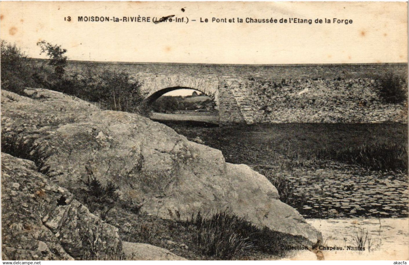 CPA Moisdon-la-Riviere - Le Pont et la Chaussée de l'Etang (588055)