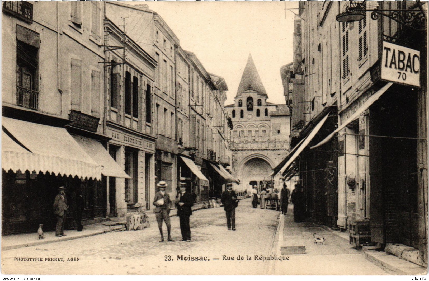 CPA MOISSAC Rue de la Republique (89676)