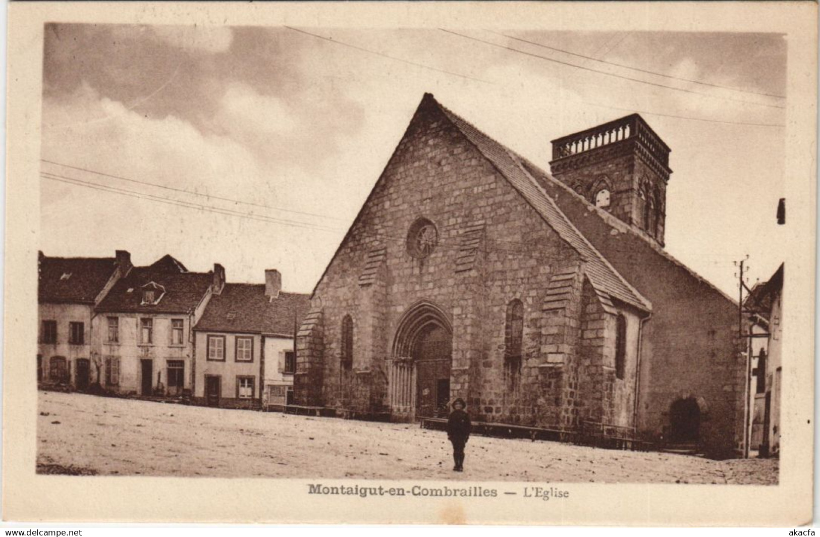 CPA MONTAIGUT MONTAIGUT-en-COMBRAILLE - L'Eglise (1254848)