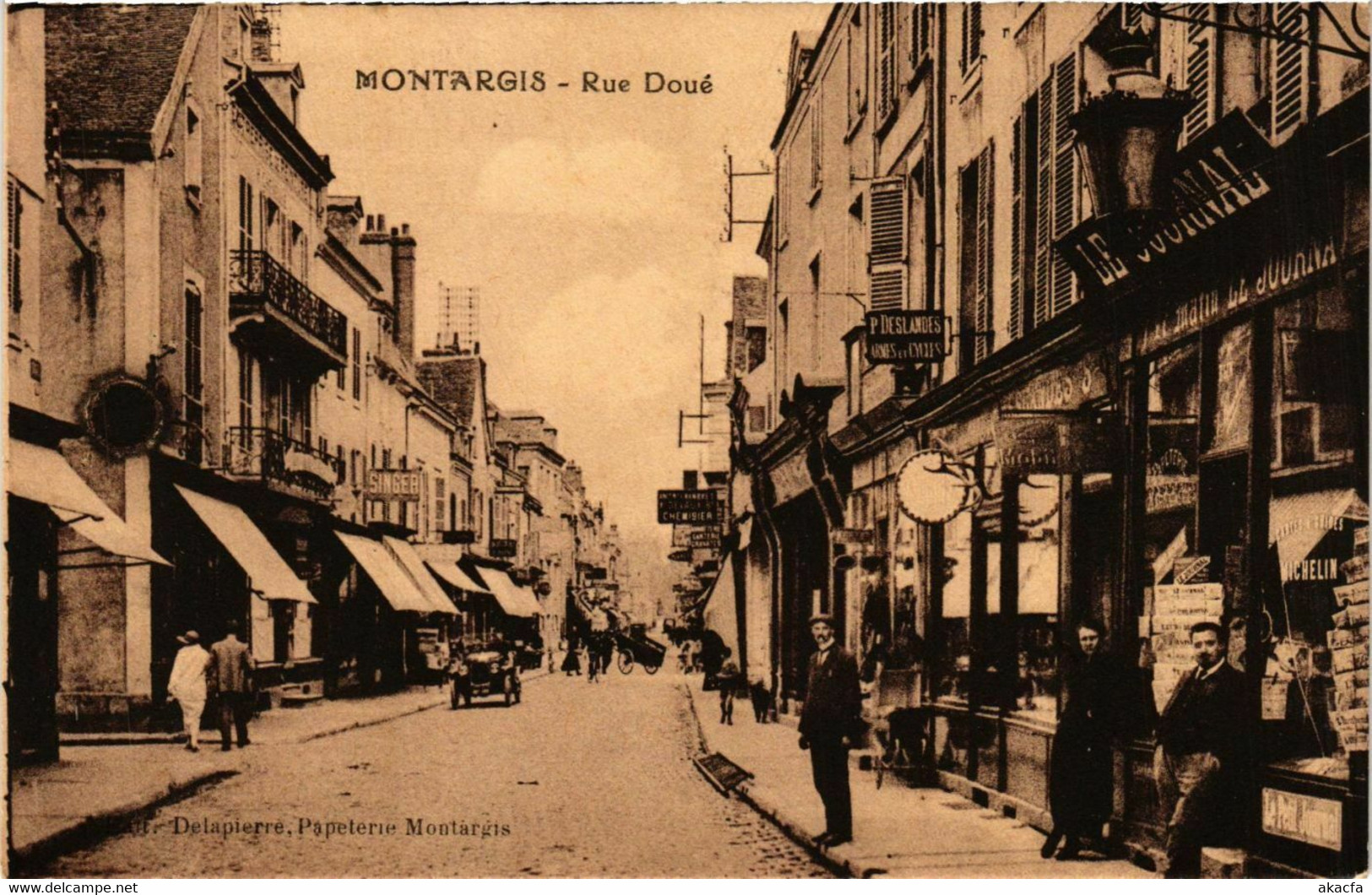 CPA MONTARGIS rue Doué (864431)