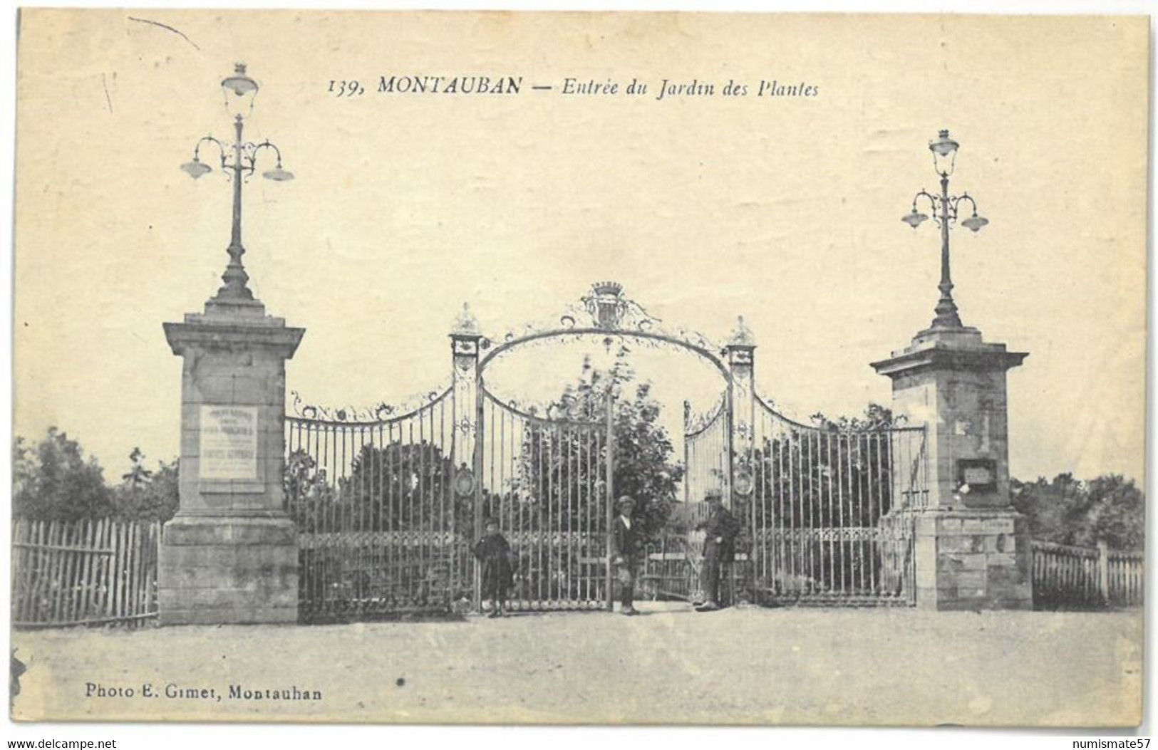 CPA MONTAUBAN - Entrée du Jardin des Plantes - Photo E. Gimet , Montauban n°139 - Animée