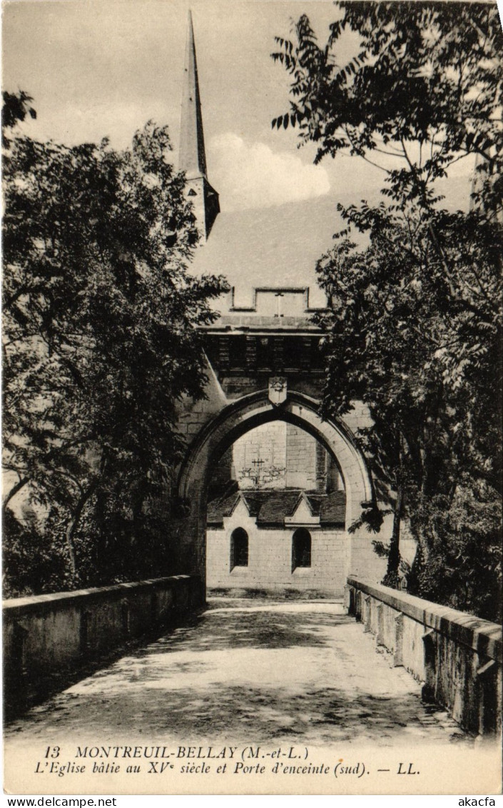 CPA Montreuil-Bellay Eglise (1180825)