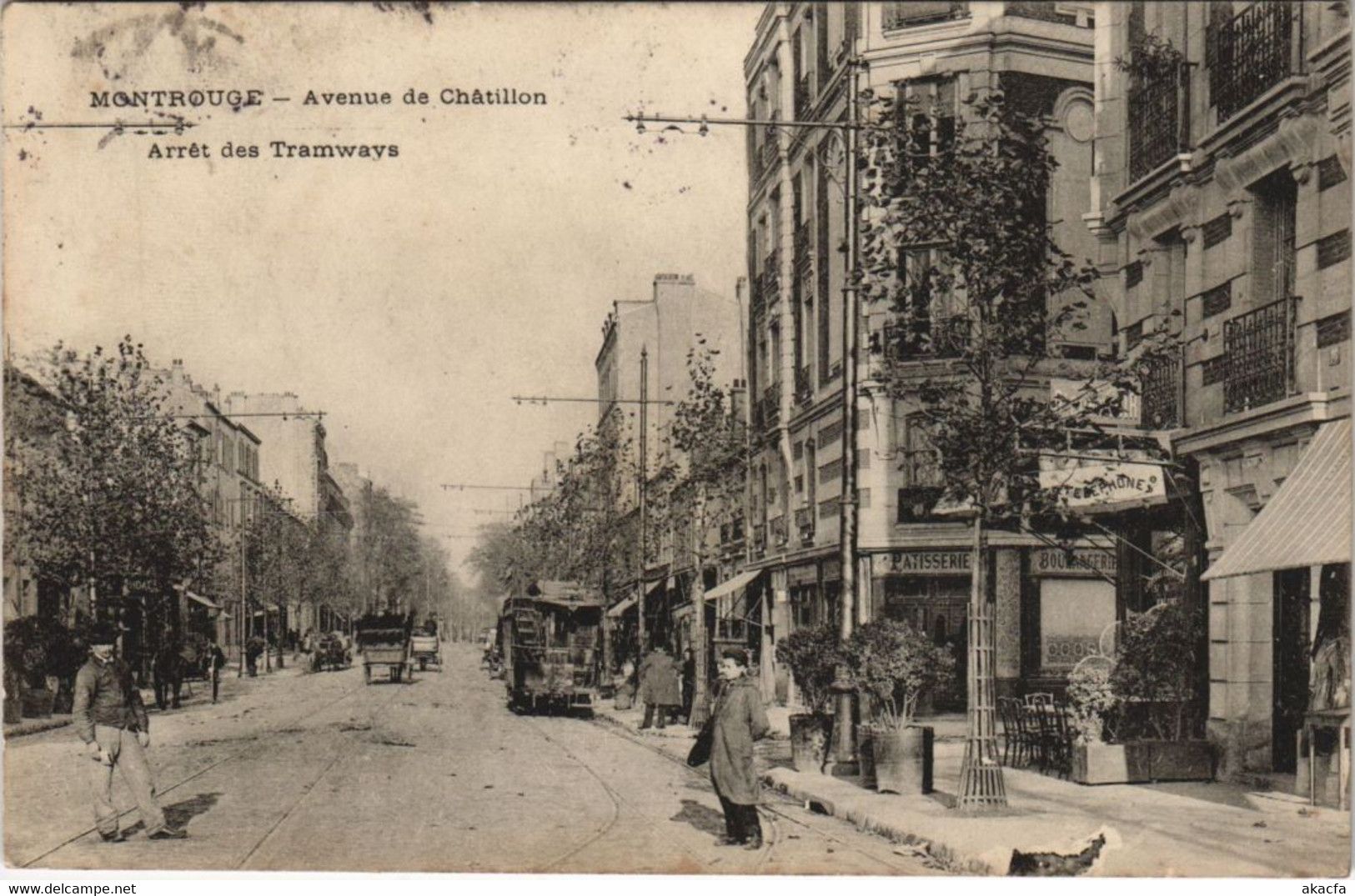 CPA MONTROUGE - Avenue de Chatillon Arrét des Tramways (44266)