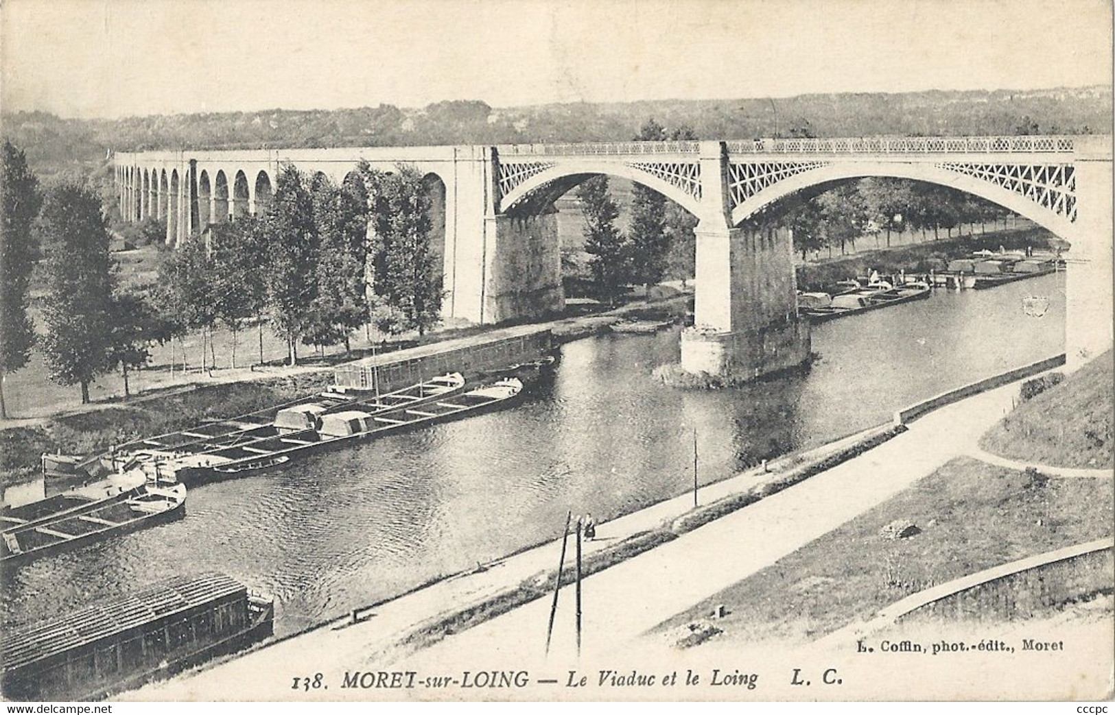 CPA Moret-sur-Loing Le Viaduc et le Loing