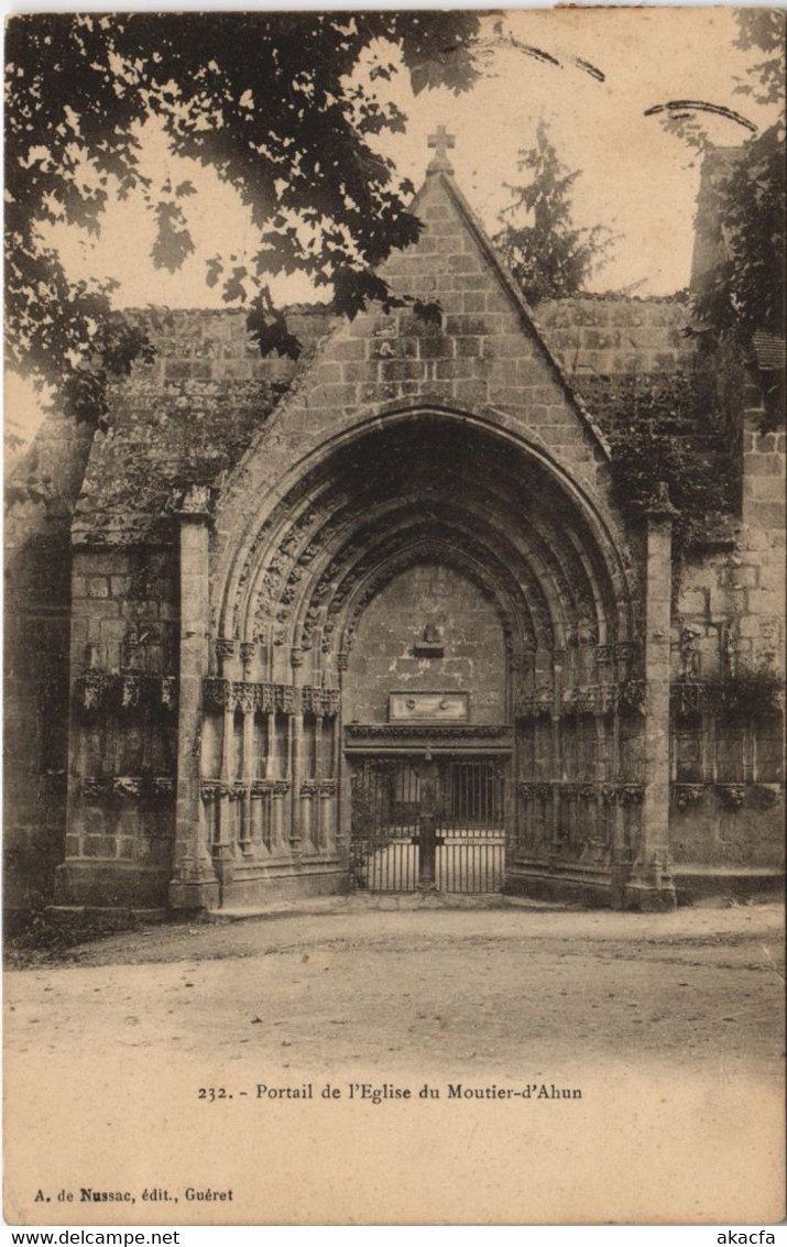 CPA MOUTIER-d'AHUN Portail de l'Eglise (1143592)