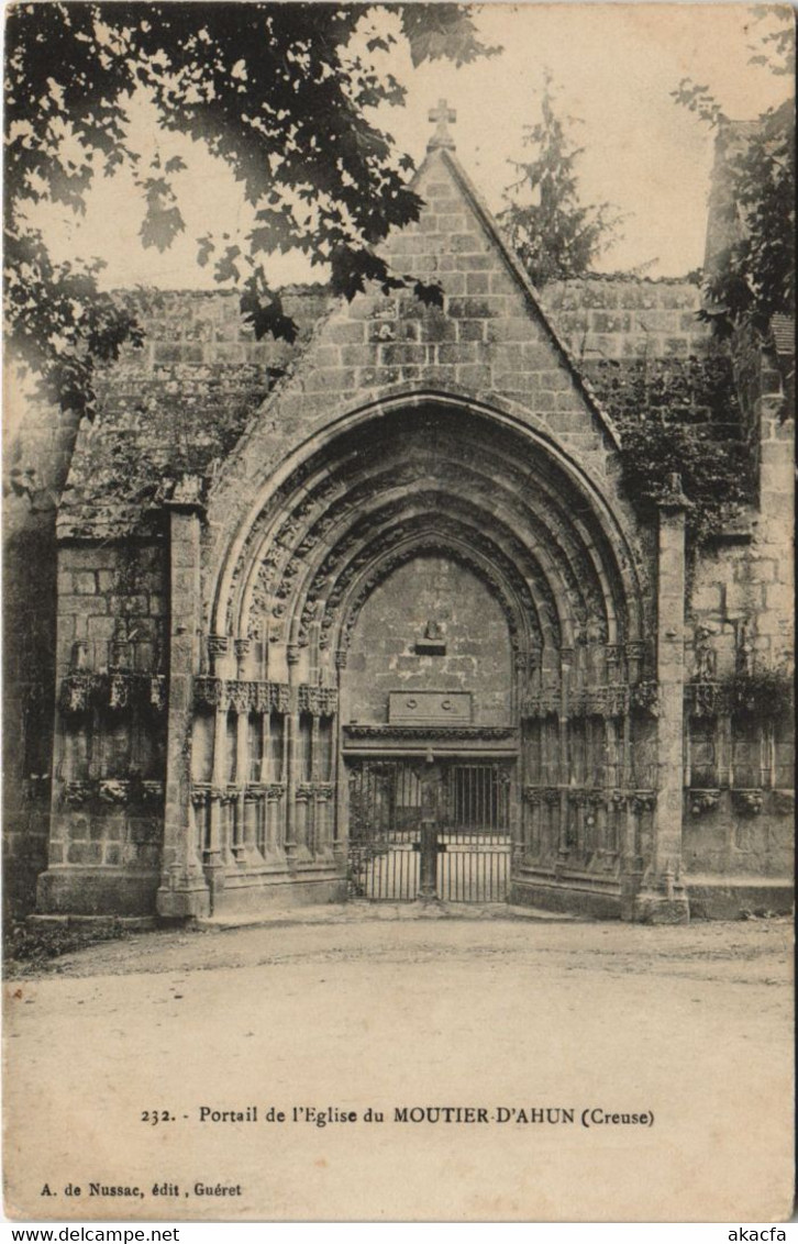 CPA MOUTIER-d'AHUN Portail de l'Eglise (1143612)