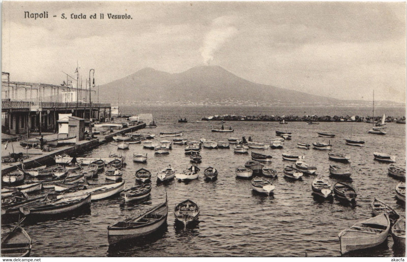 CPA NAPOLI S.Lucia ed il Vesuvo CAMPANIA ITALY (809065)