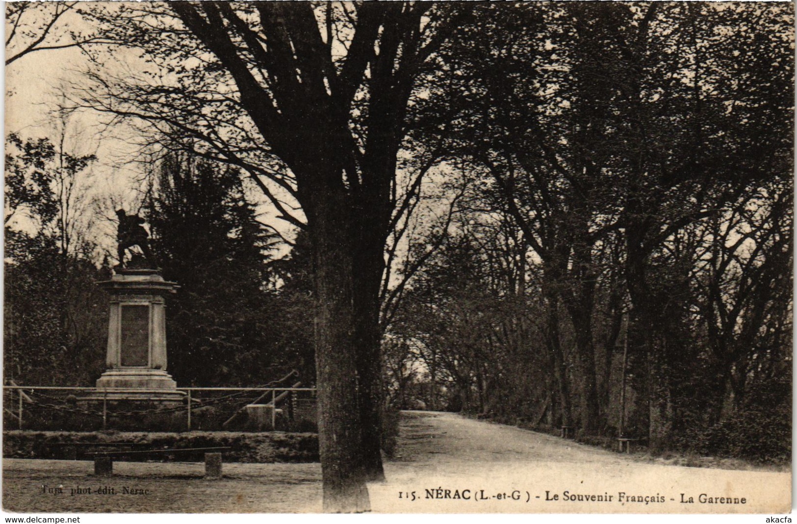 CPA NÉRAC Le Souvenir Francais (89829)