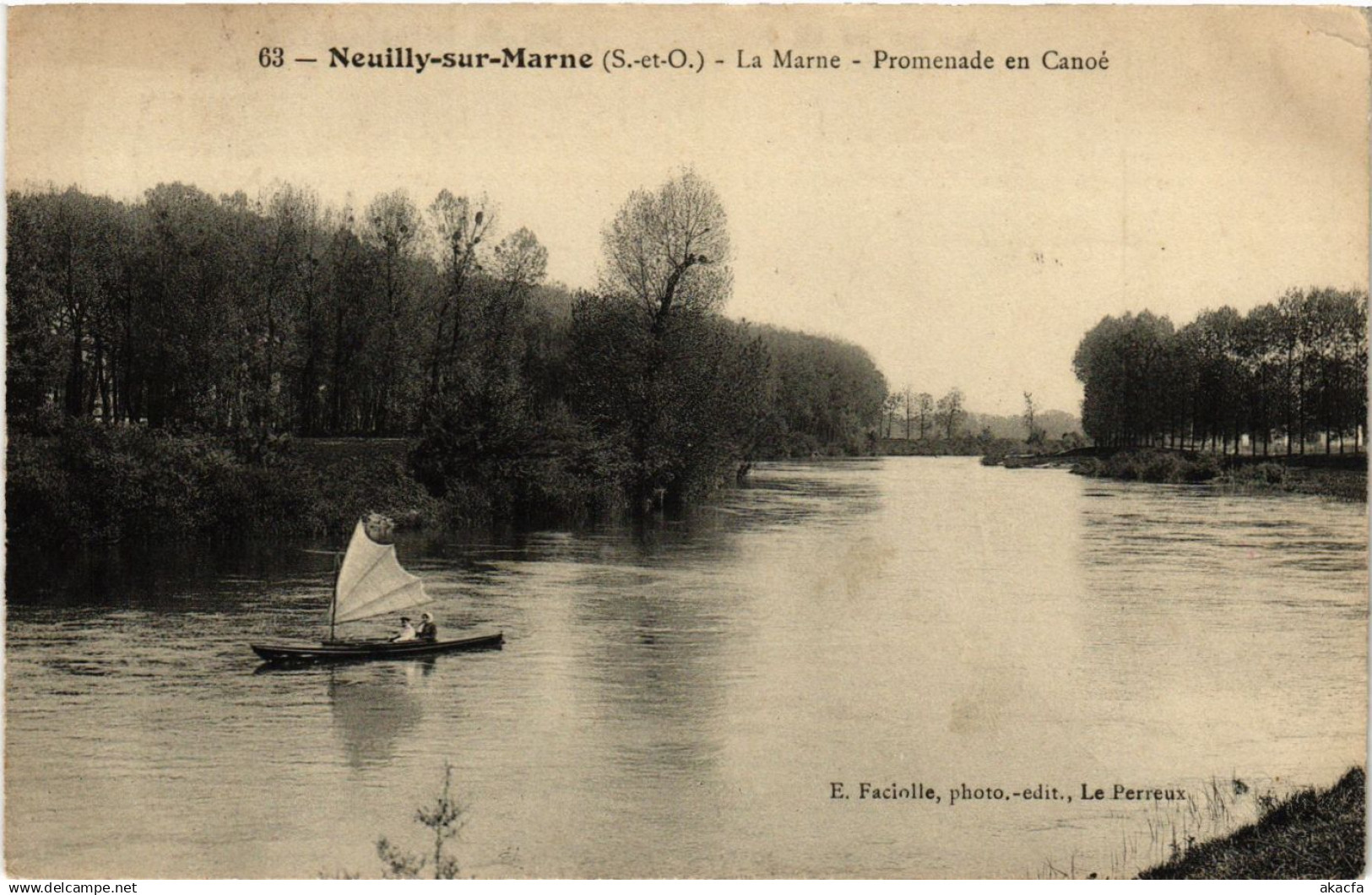 CPA Neuilly-sur-Marne (S.-et-O.) - La Marne - Promenade en Canoé(290496)