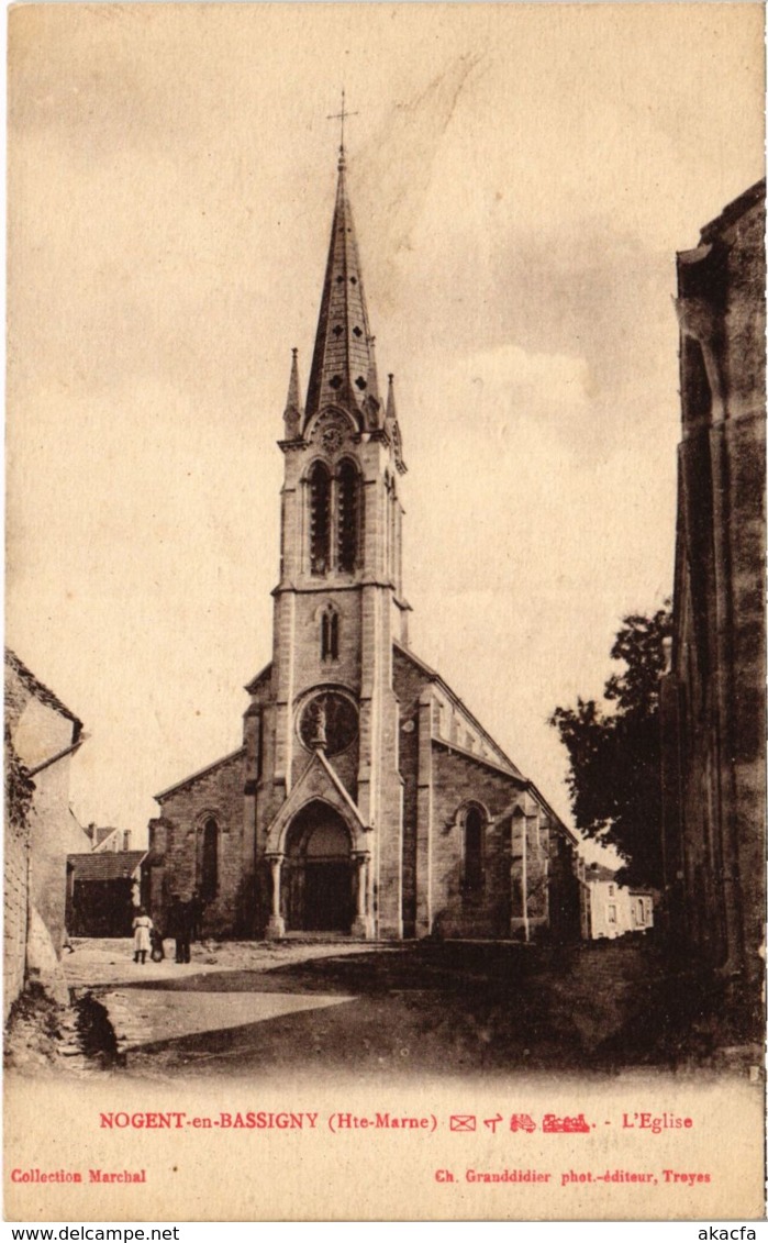 CPA NOGENT en BASSIGNY - L'Église (995413)