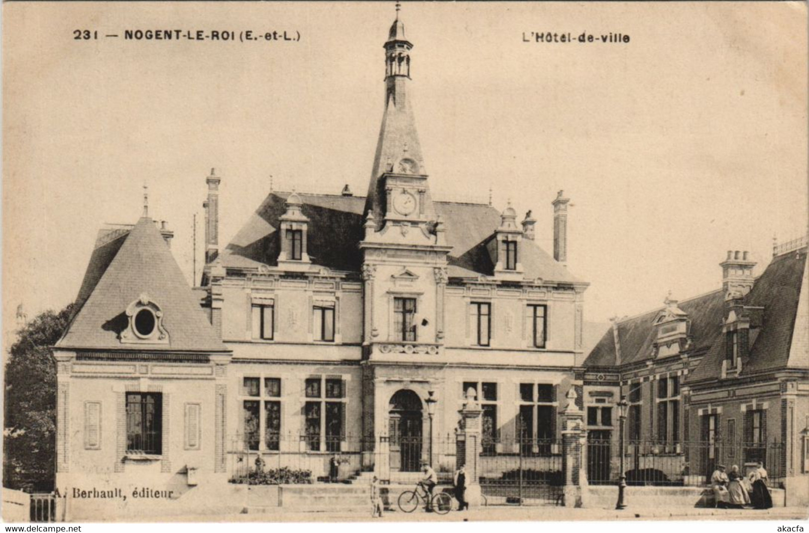 CPA NOGENT-le-ROI L'Hotel - de - Ville (131697)