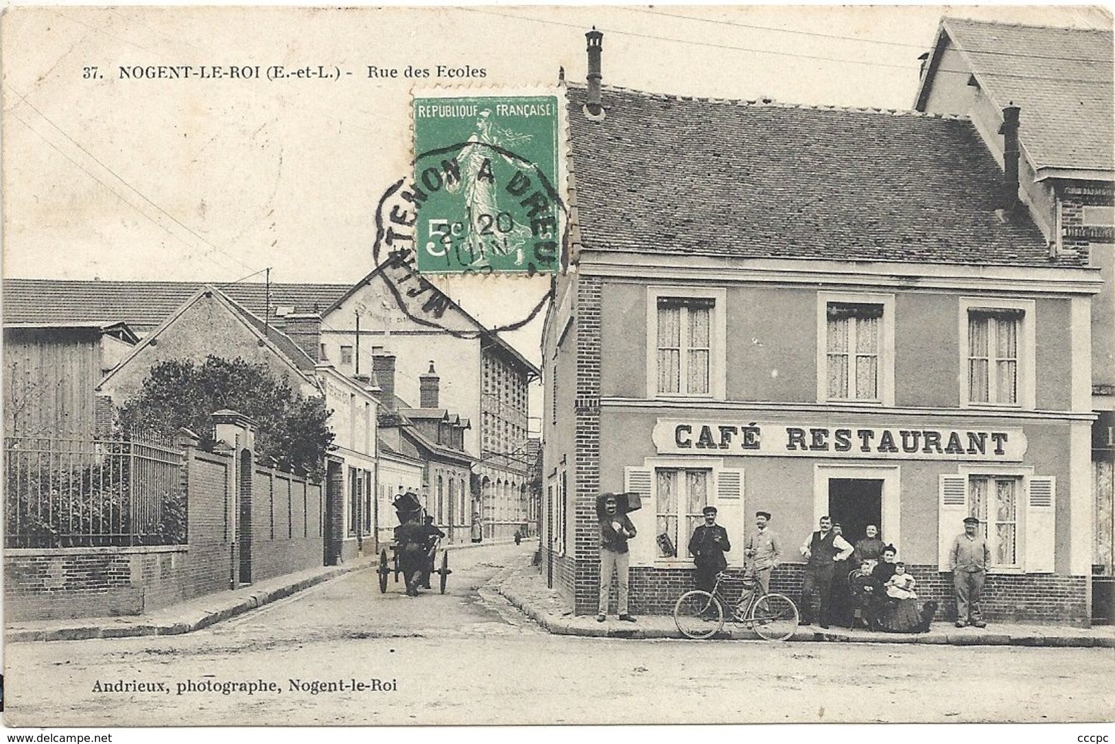 CPA Nogent-le-Roi Rue des Ecoles