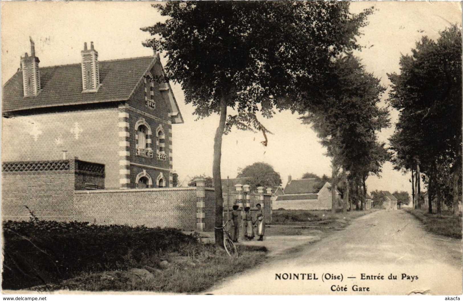 CPA Nointel- Entree du Pays, Cote Gare FRANCE (1020941)