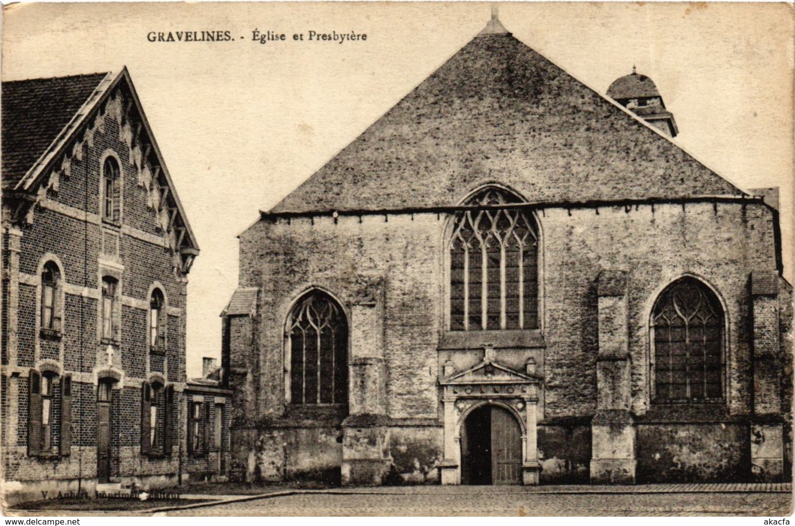 CPA Nord GRAVELINES Église et Presbytere (983773)