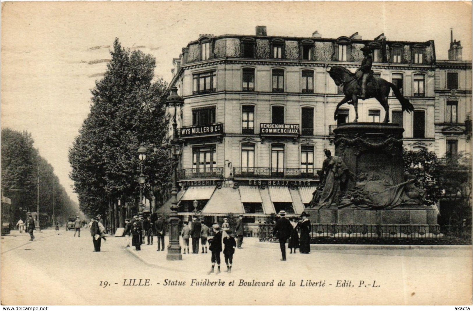 CPA Nord LILLE Statue Faidherbe et Bd de la Liberte (983898)