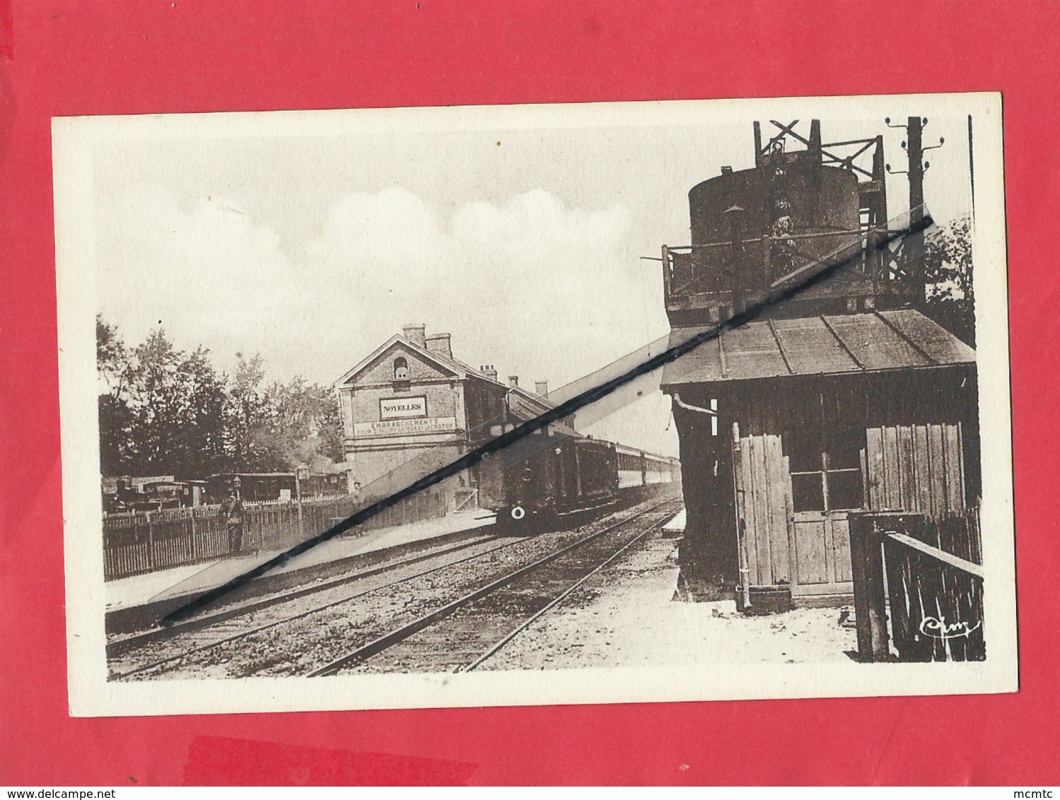 CPA -  Noyelles sur Mer  -(Somme) - La Gare  -( train , locomotive )