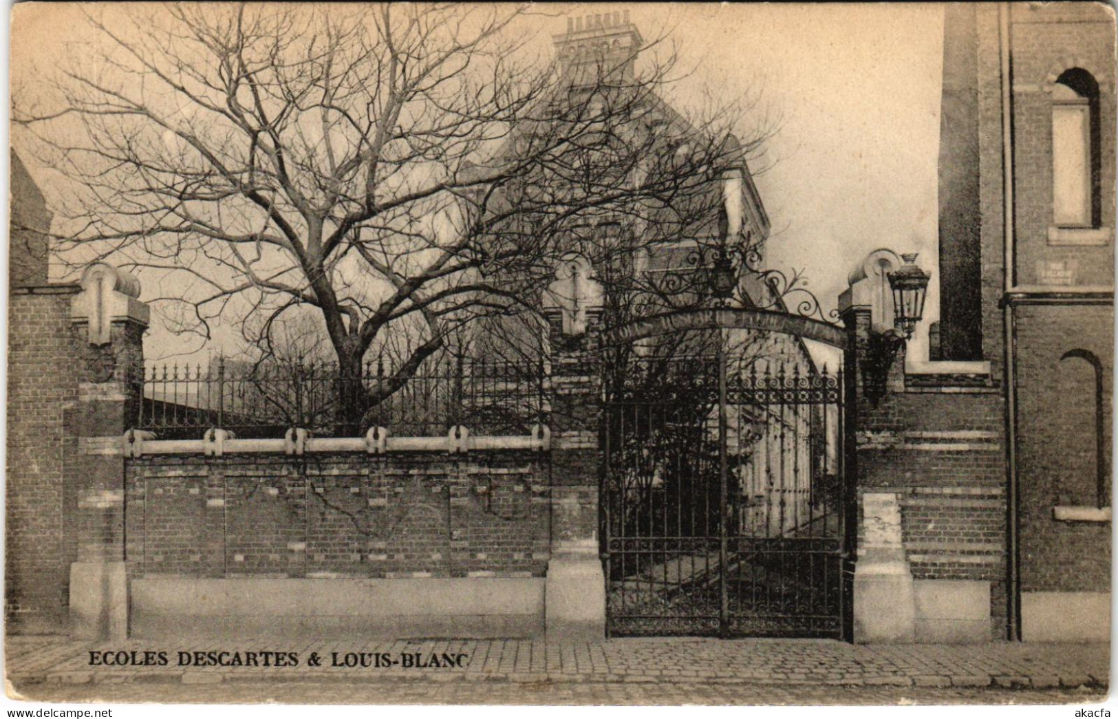 CPA PARIS Ecole Descartes et Louis-Blanc (971526)