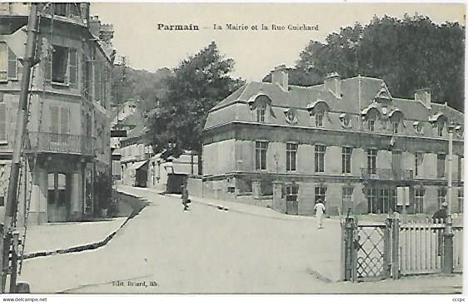 CPA Parmain La Mairie et la Rue Guichard