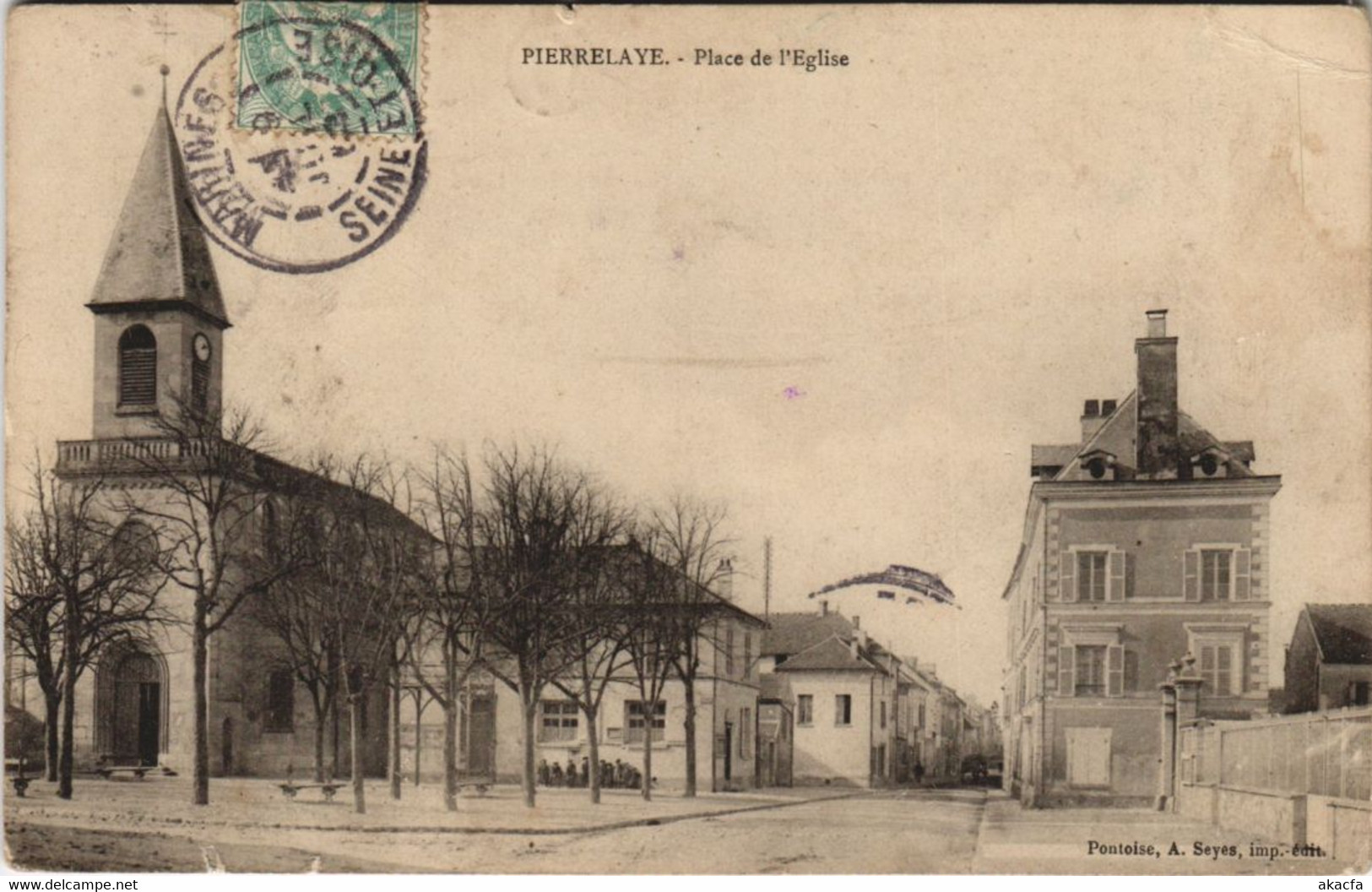 CPA Pierrelaye - Place de l'Eglise (44927)