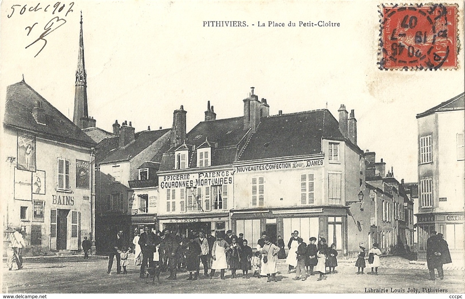 CPA Pithiviers Place du Petit Cloître