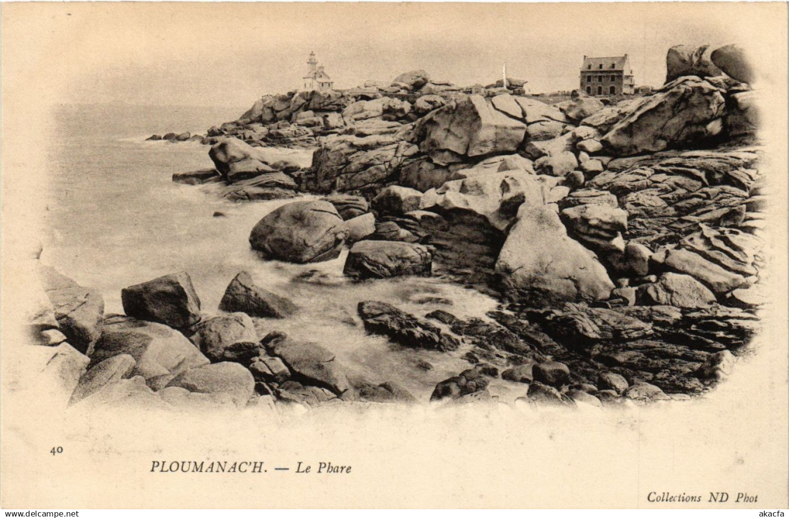 CPA PLOUMANAC'H - Le Phare (381898)