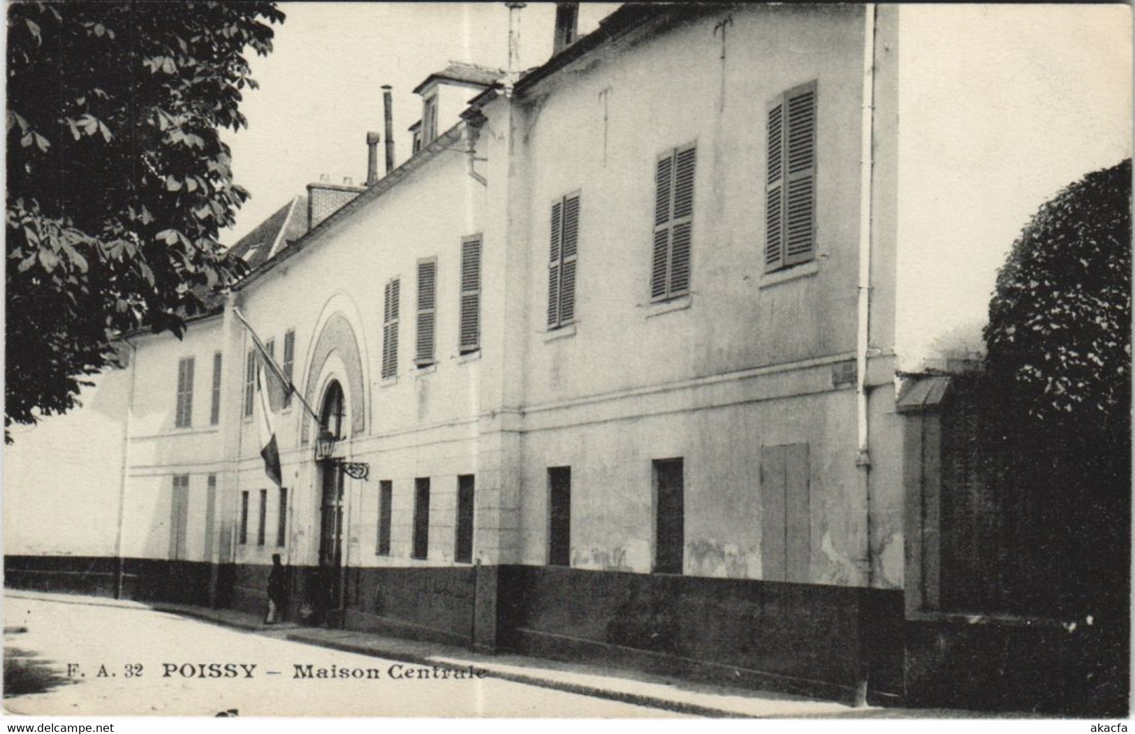 CPA POISSY Maison Centrale (806440)