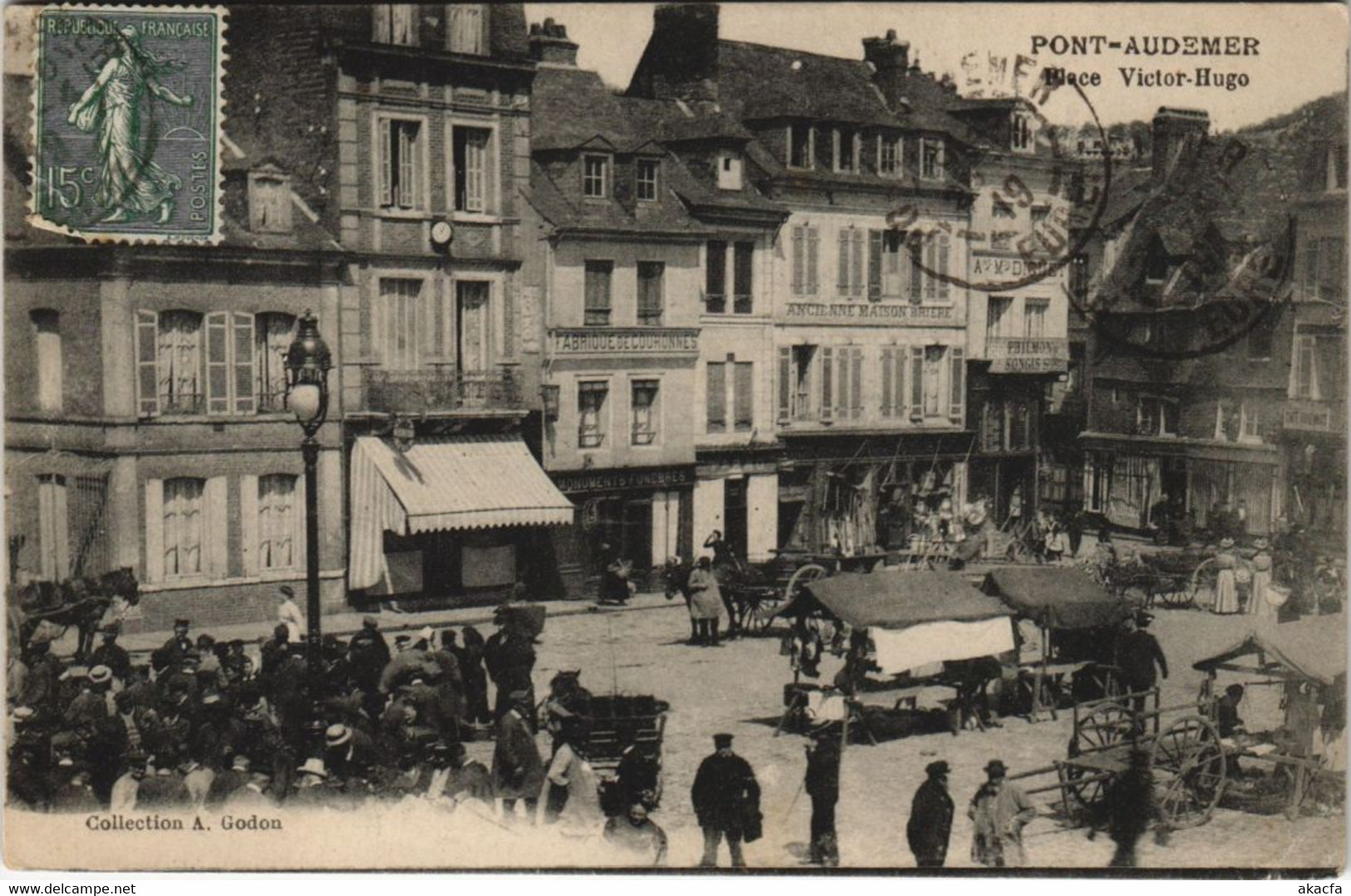 CPA PONT-AUDEMER - Place Victor-Hugo (43298)