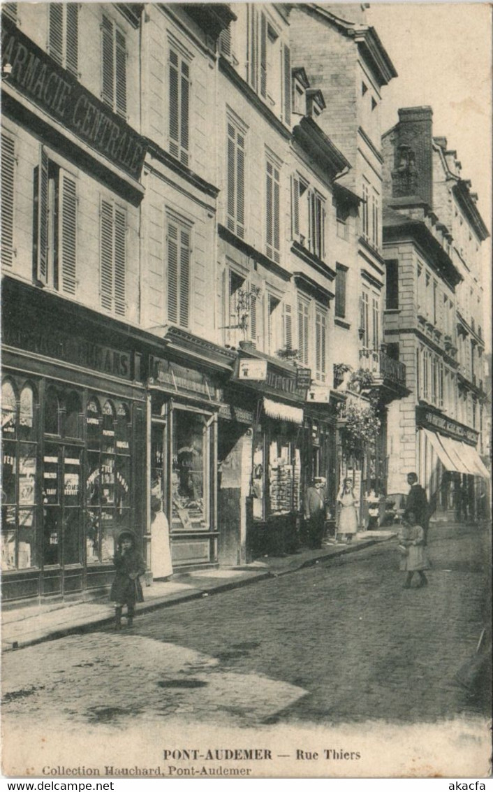 CPA PONT-AUDEMER - Rue Thiers (43287)