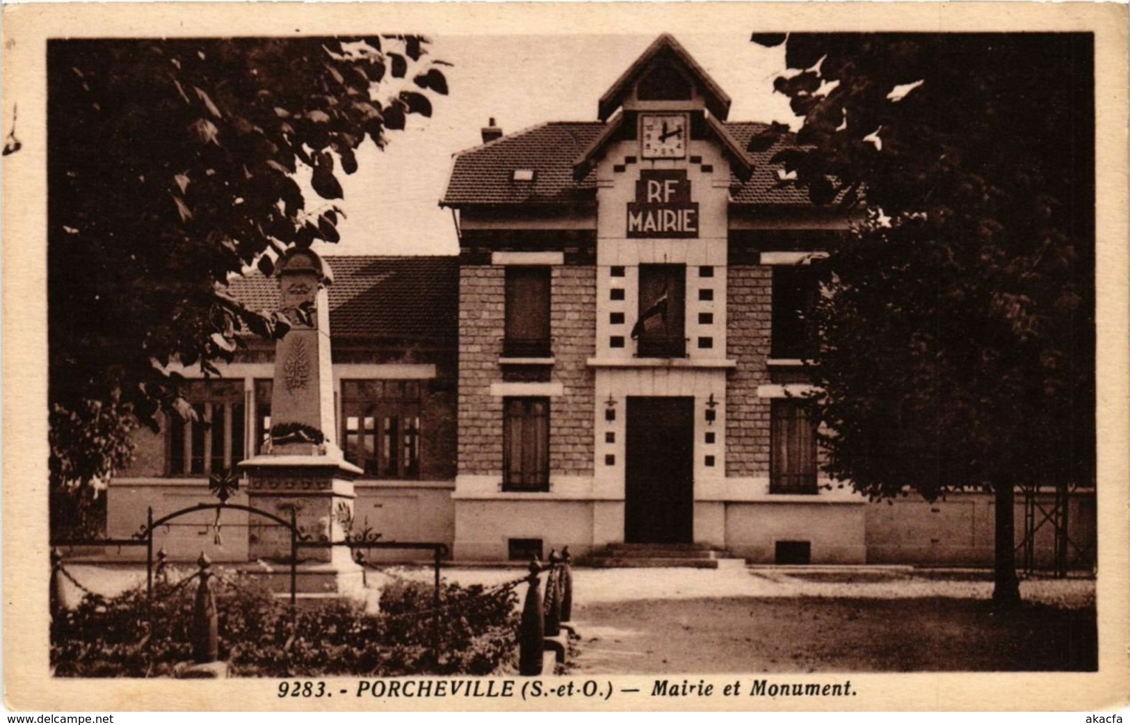 CPA PORCHEVILLE - Mairie et Monument (246534)