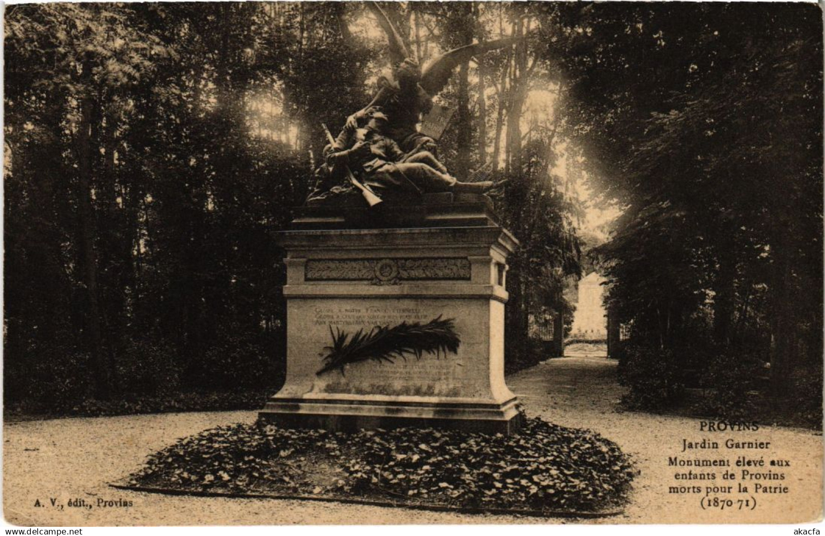 CPA Provins Monument aux Enfants de Provins morts (1267399)