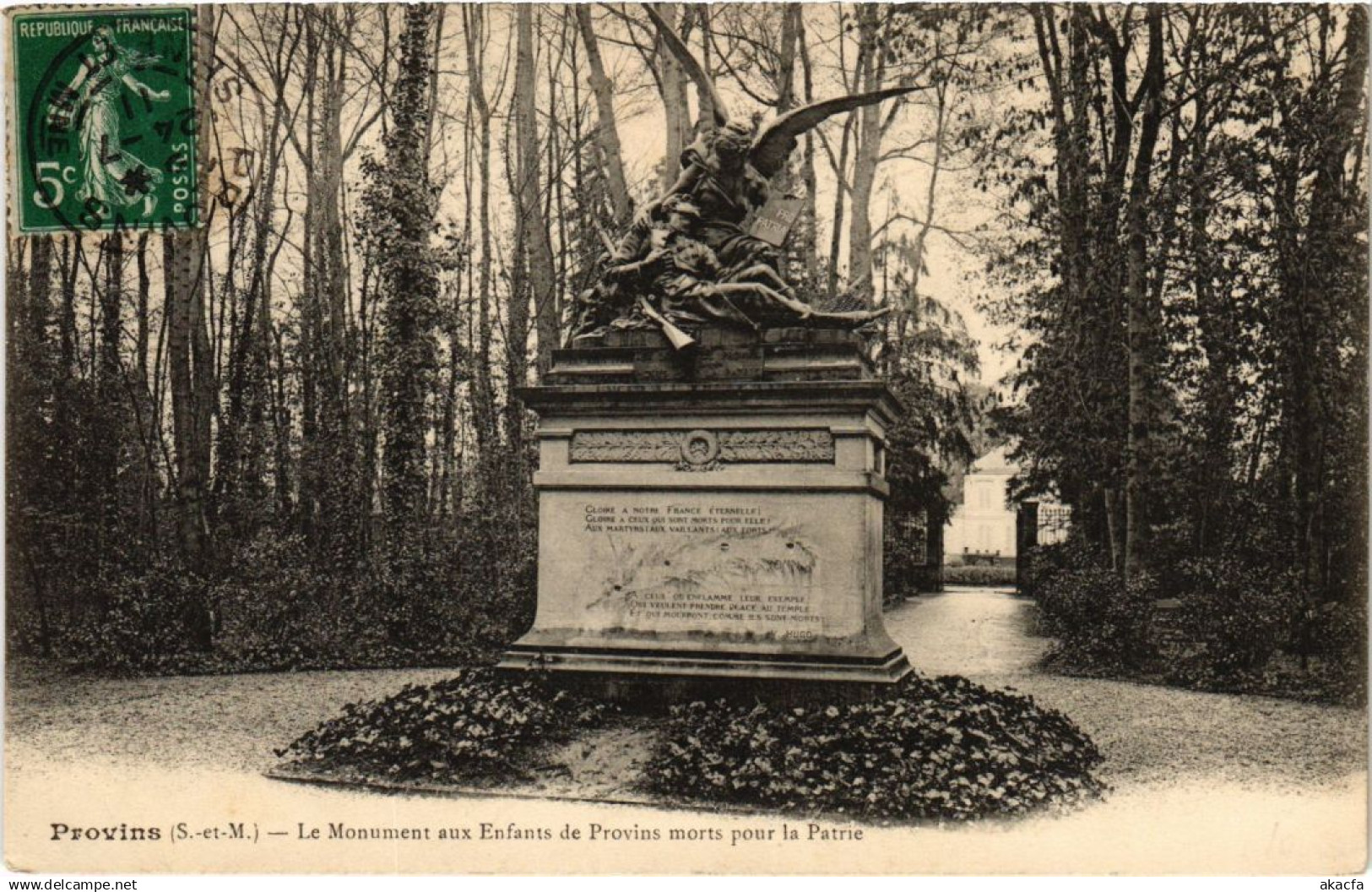 CPA Provins Monument aux Enfants de Provins morts (1267458)