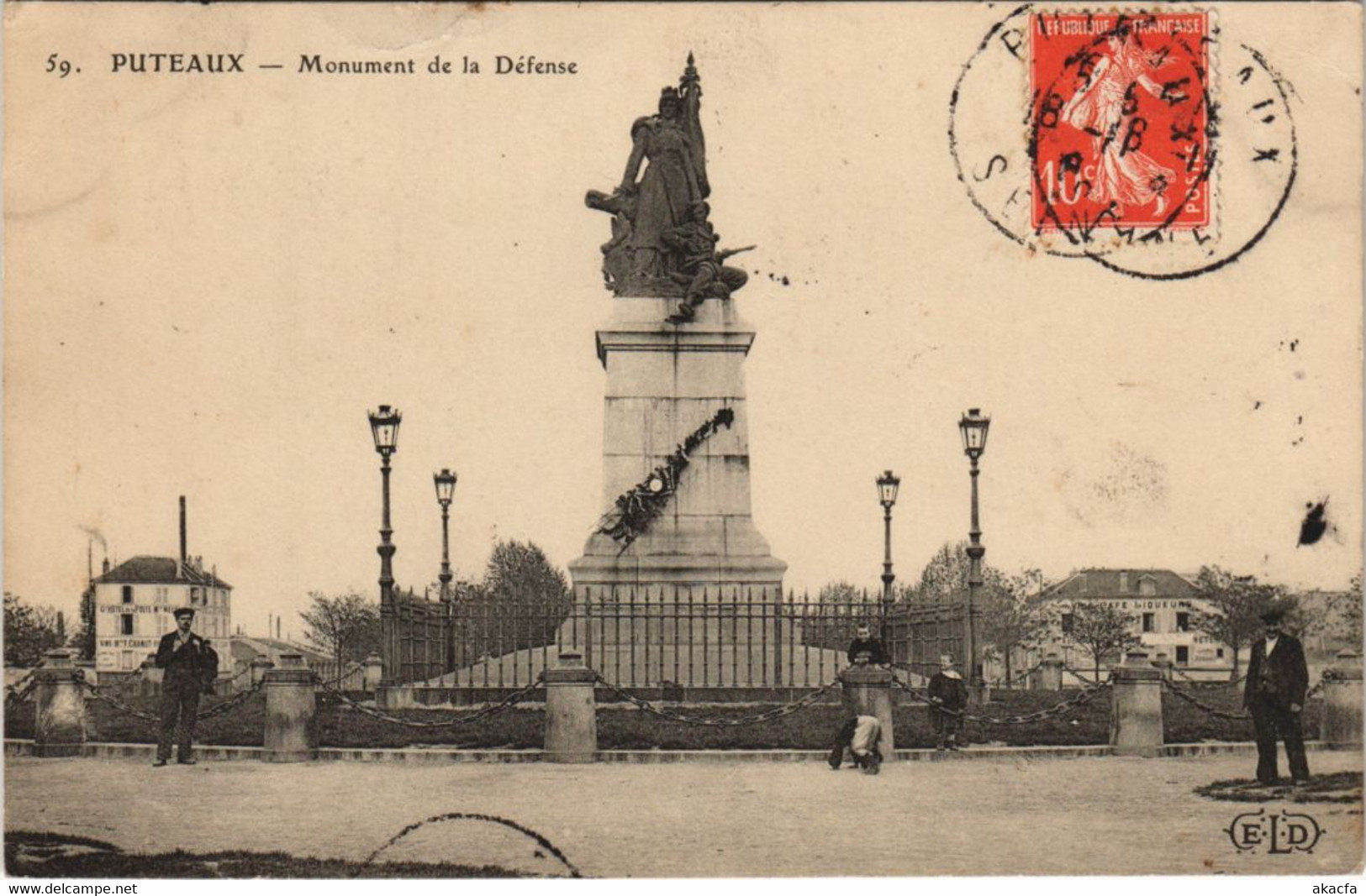 CPA PUTEAUX - Monument de la Défense (44321)