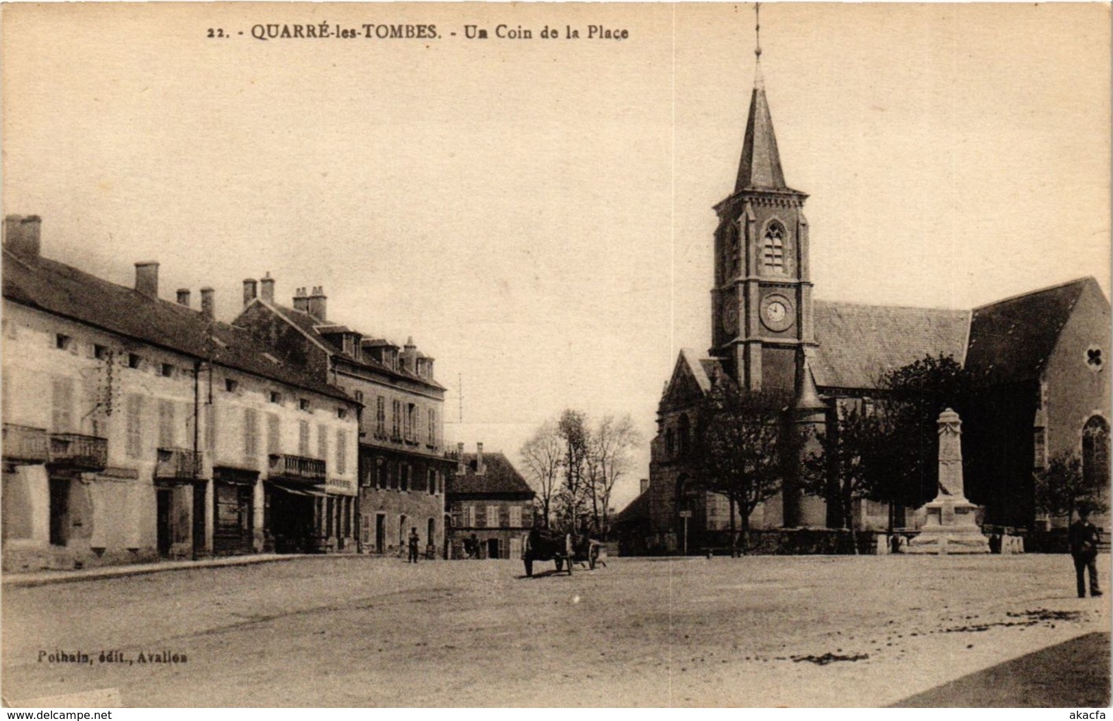 CPA Quarre-les-Tombes - Un Coin de la Place FRANCE (960783)