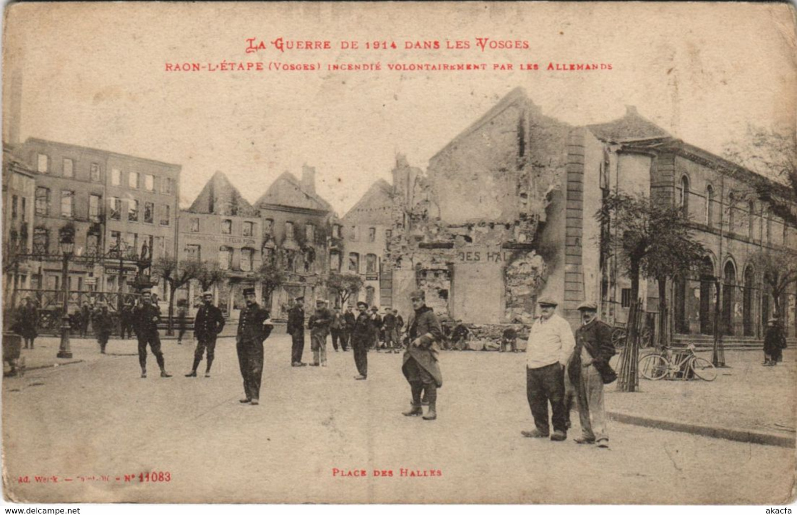 CPA RAON-L'ETAPE Place des Halles (119857)