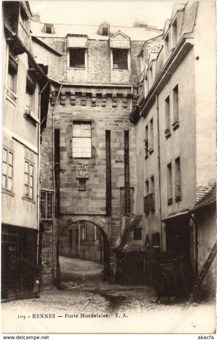 CPA RENNES - Porte Mordelaise (111908)