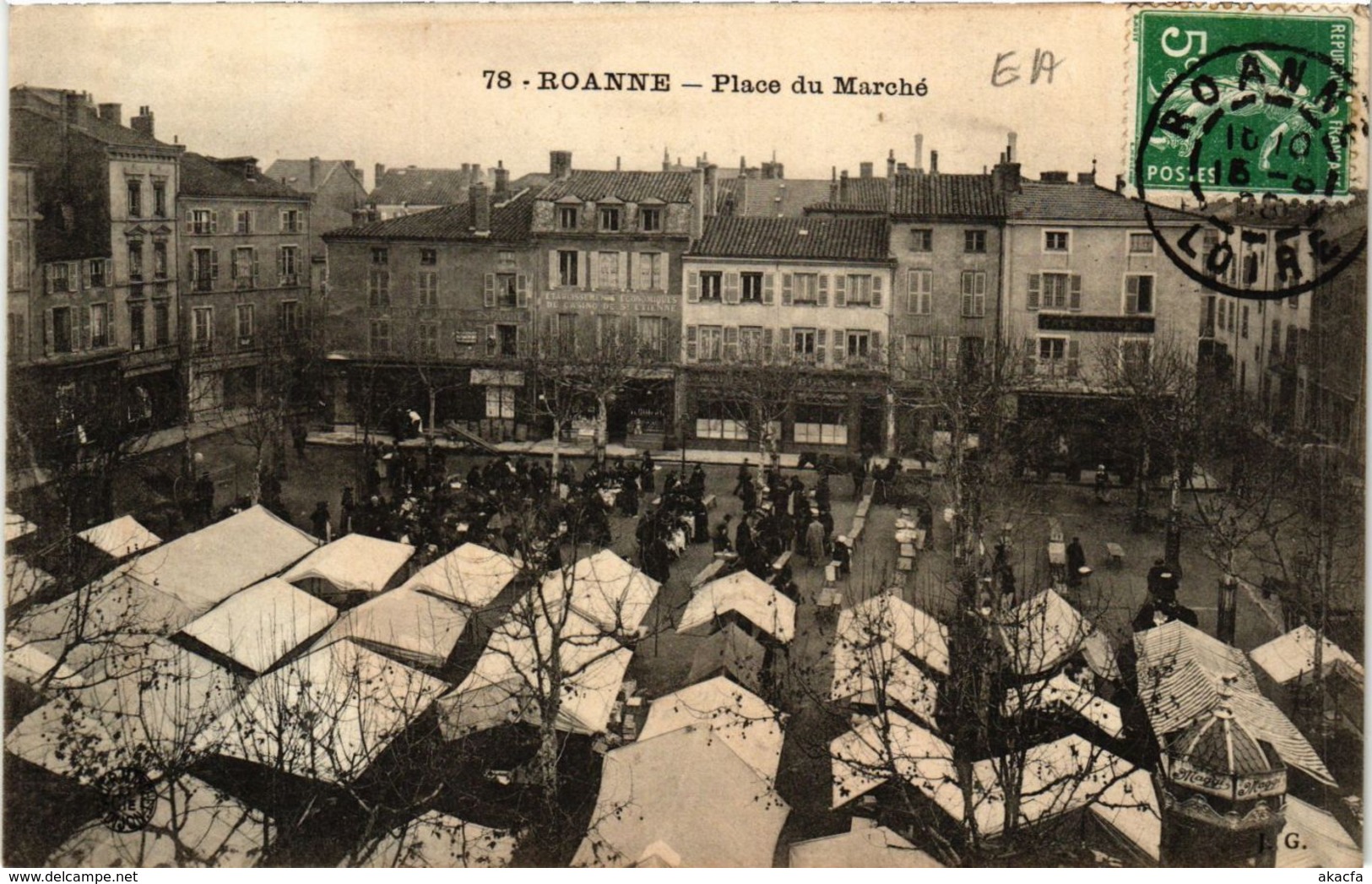 CPA ROANNE Place du Marché (339449)