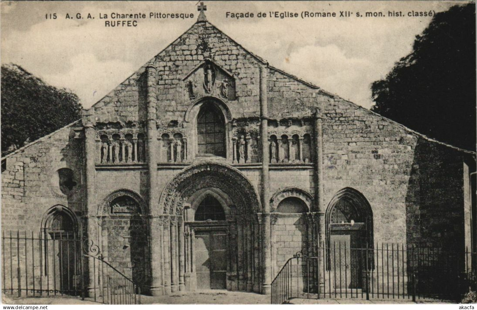 CPA Ruffec Eglise FRANCE (1074212)