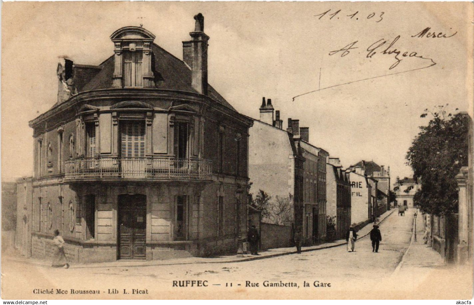 CPA RUFFEC - Rue Gambetta la Gare (519074)