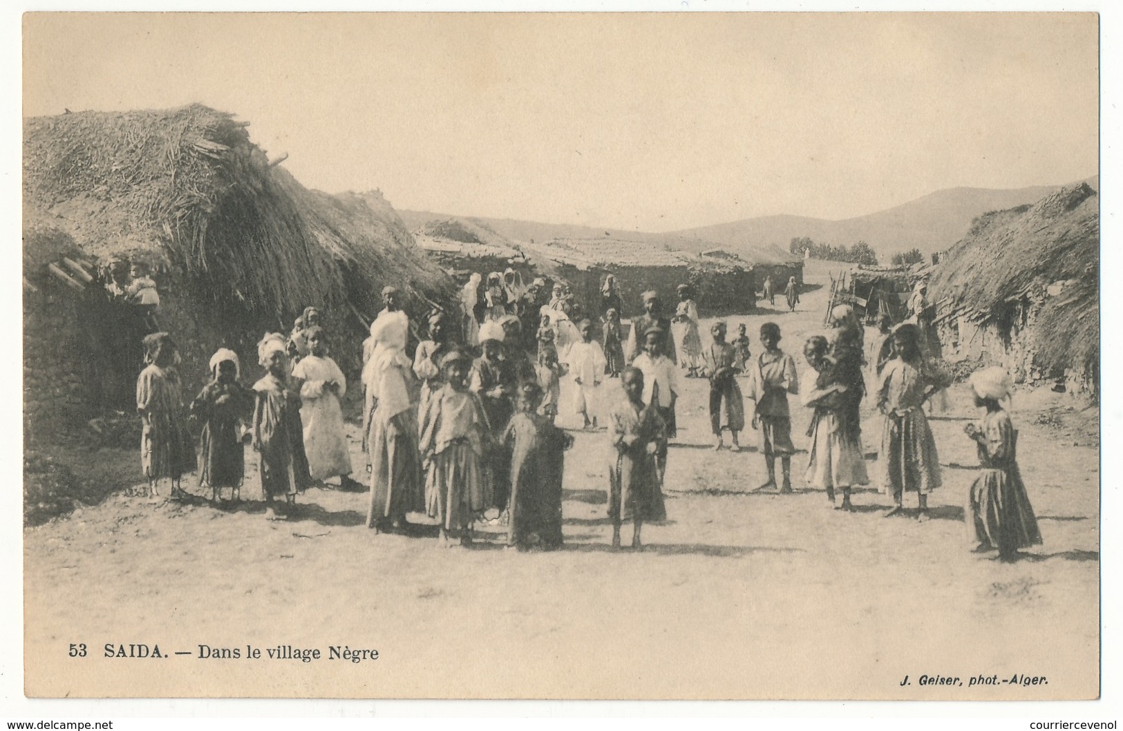 CPA - SAIDA (Algérie) - Dans le village Nègre