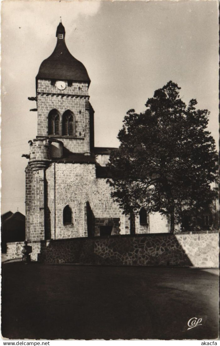 CPA SAINT-GERVAIS-d'AUVERGNE L'Eglise (1255201)