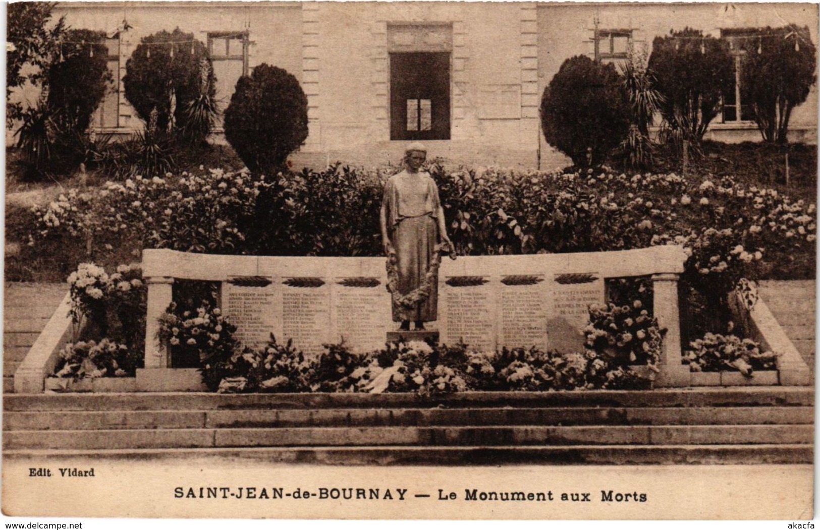 CPA Saint-Jean-de-Bournay - Le Monument aux Morts FRANCE (961842)