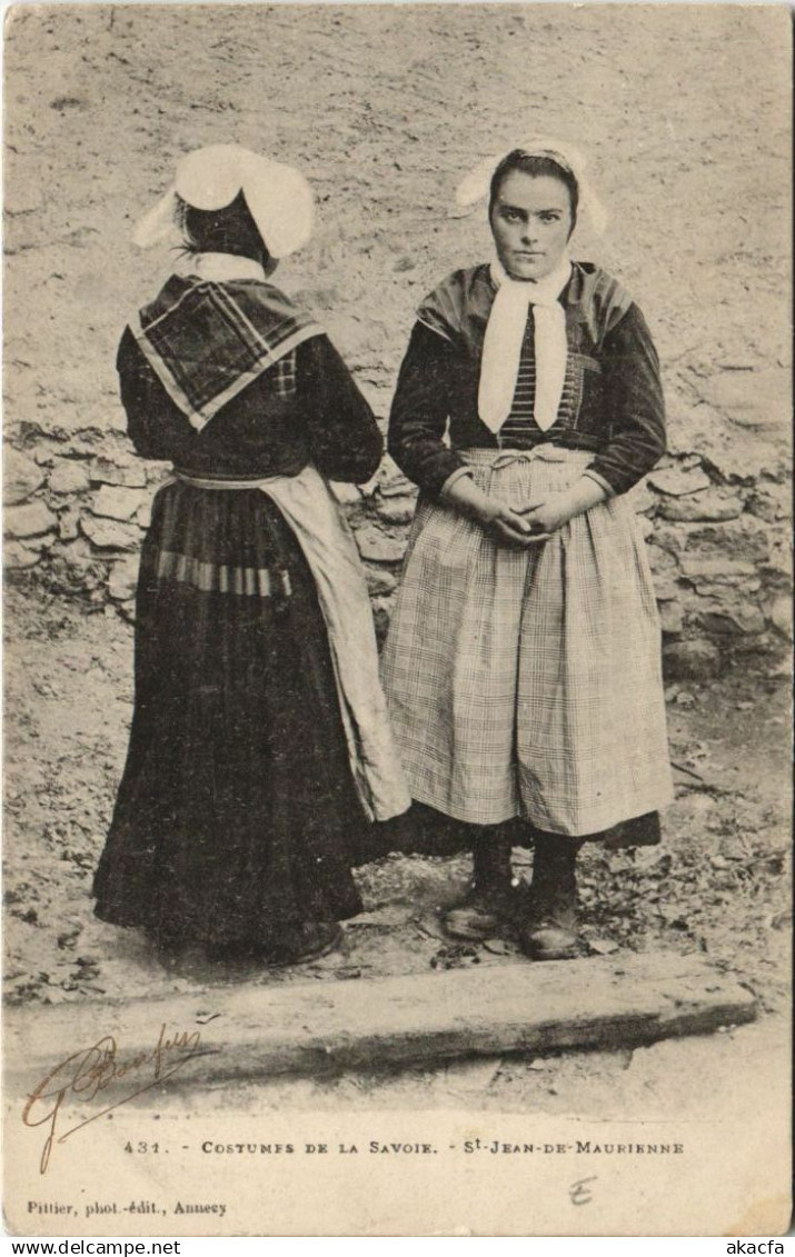 CPA SAINT-JEAN-de-MAURIENNE Costumes - Femmes - Types (1191958)