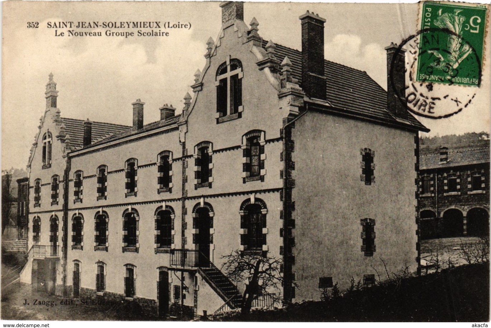 CPA Saint-Jean-Soleymieux - Le Nouveau Groupe Scolaire FRANCE (915824)