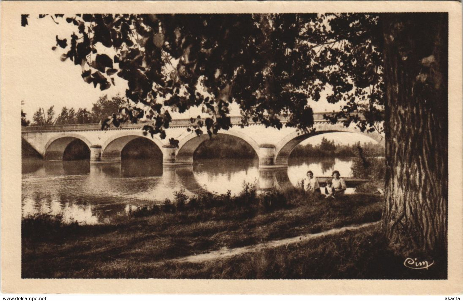 CPA Saint-Leon-sur-l'Isle - Le Pont sur l'Isle (1081366)