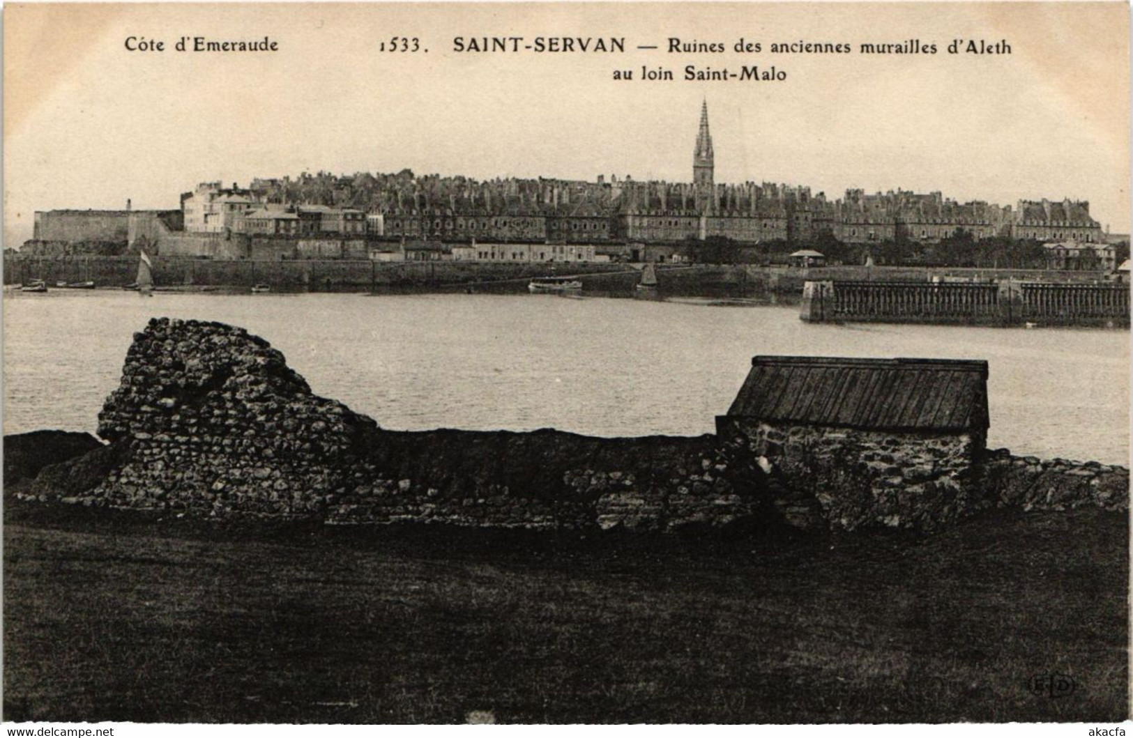 CPA Saint-Servan Ruines des anciennes murailles FRANCE (1015331)