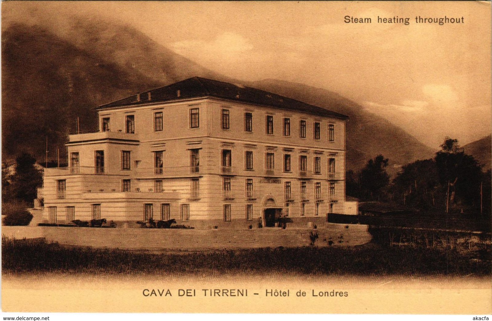 CPA Saluti da Cava dei Tirreni Hotel de Londres ITALY (802640)